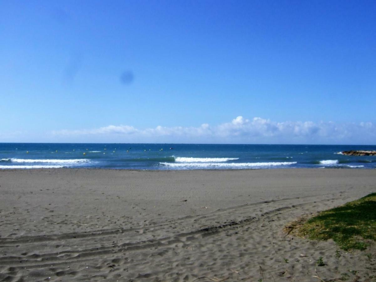Beachfront House Malaga Bagian luar foto